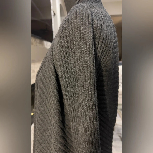 Eileen Fisher Medium Black oversized Cardigan - Picture 4 of 10